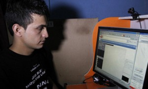 30,6% украинцев пользуются интернетом. Reuters