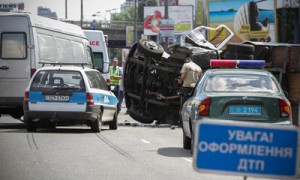 Теперь, попав в ДТП, еще придется доказывать, что это было не в зоне АТО. Фото: Олег Терещенко