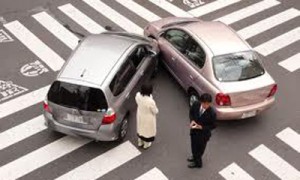 ИМЕЮЩИЕ ПОЛИСЫ «АВТОГРАЖДАНКИ» ВОДИТЕЛИ СМОГУТ ФИКСИРОВАТЬ МЕЛКИЕ ДТП САМОСТОЯТЕЛЬНО. ДЛЯ ЭТОГО ИМ БУДЕТ ДОСТАТОЧНО ЗАПОЛНИТЬ И ОБМЕНЯТЬСЯ МЕЖДУ СОБОЙ БЛАНКАМИ «ЕВРОПРОТОКОЛОВ»