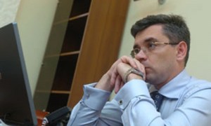 Гендиректор УАИБ Андрей Рыбальченко советует клиентам НПФ не поддаваться на провокации посредников
