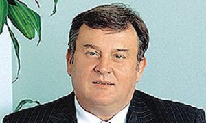 Директор Киевской офсетной фабрики Анатолий Остренко готов обеспечить низкую стоимость печати страховых полисов. Фото: bpart.kiev.ua 