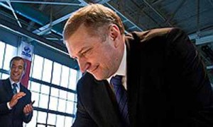 Председатель правления ЗАЗа Николай Евдокименко дал добро на возобновление производства на своем предприятии. Фото: Укринформ 