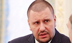 По мнению Александра Клименко, страховщики не должны ничего скрывать от возглавляемого им Министерства доходов и сборов. Фото: Владислав Содель / Коммерсантъ