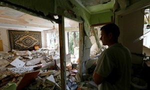В такой ситуации хозяину жилья не позавидуешь - страховые за взорванные квартиры не платят. Фото: REUTERS