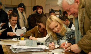 Для того чтобы обеспечить себя надежной пенсией в будущем, придется заранее думать о дополнительных сбережениях. Фото: УНИАН